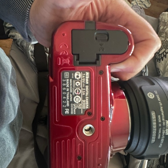 Nikon D3100 with bag, battery, etc - Picture 5 of 6